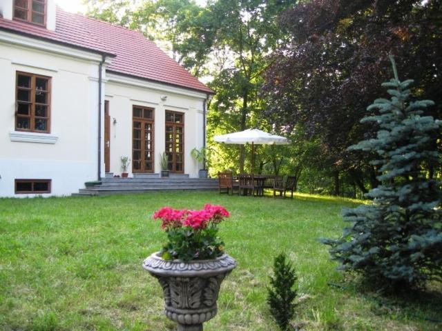 Gospodarstwo Agroturystyczne Dworek Janowicki Kazimierzewo Luaran gambar