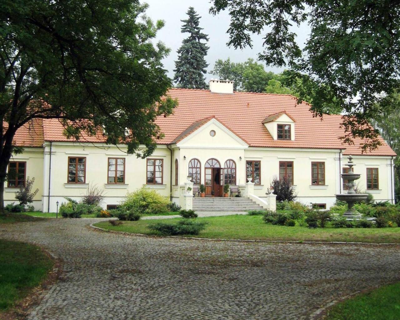 Gospodarstwo Agroturystyczne Dworek Janowicki Kazimierzewo Luaran gambar